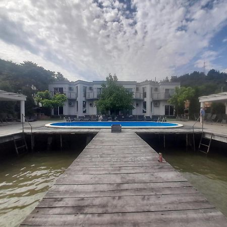 Exclusive Villa Ieşelniţa Bagian luar foto