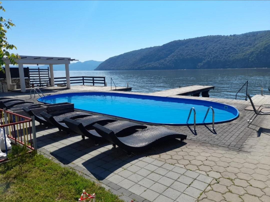 Exclusive Villa Ieşelniţa Bagian luar foto