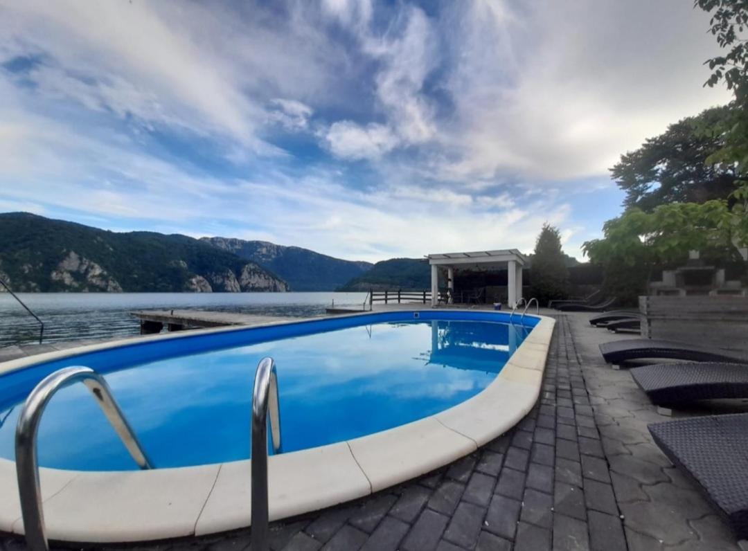 Exclusive Villa Ieşelniţa Bagian luar foto