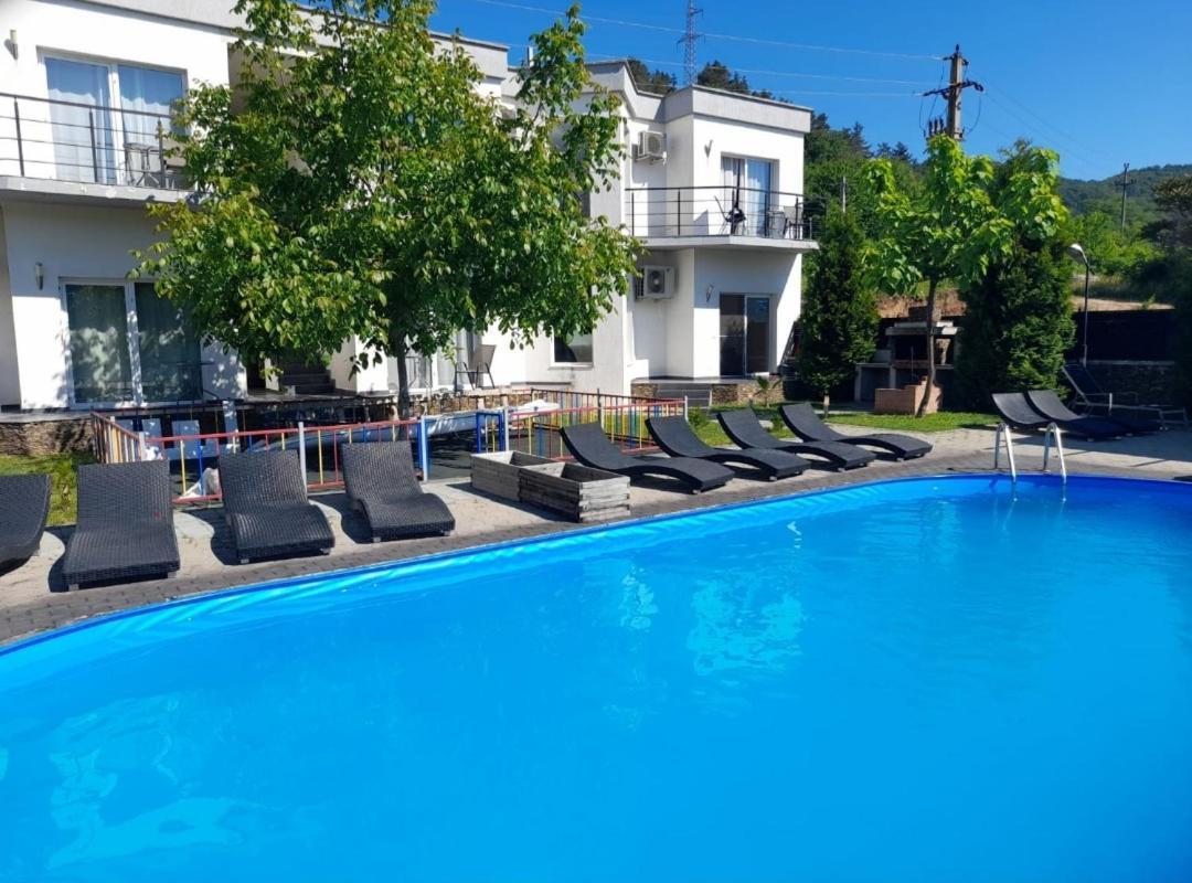 Exclusive Villa Ieşelniţa Bagian luar foto