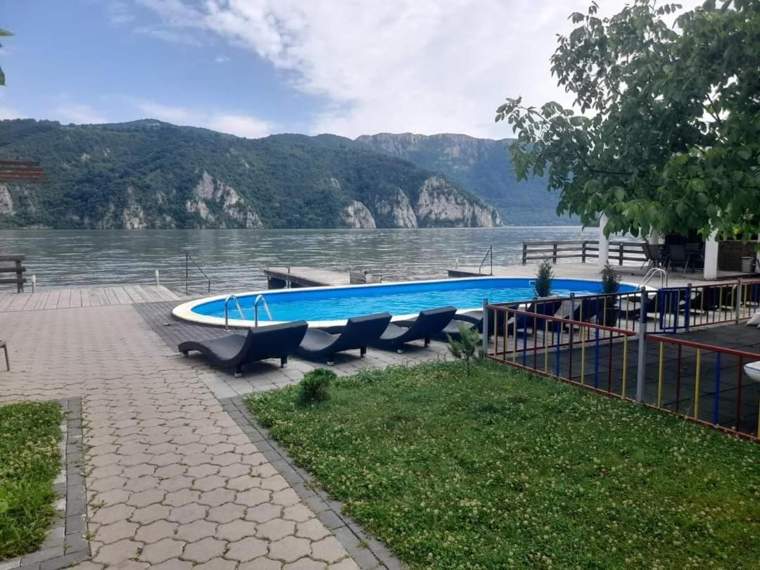 Exclusive Villa Ieşelniţa Bagian luar foto