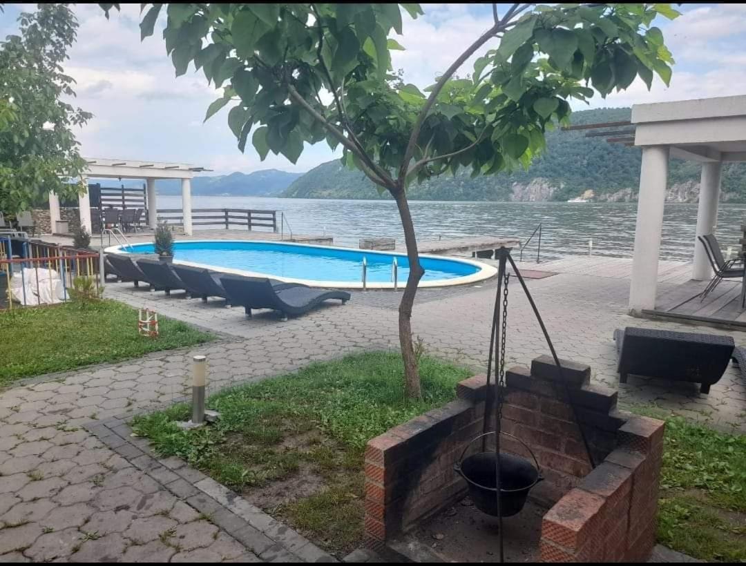 Exclusive Villa Ieşelniţa Bagian luar foto