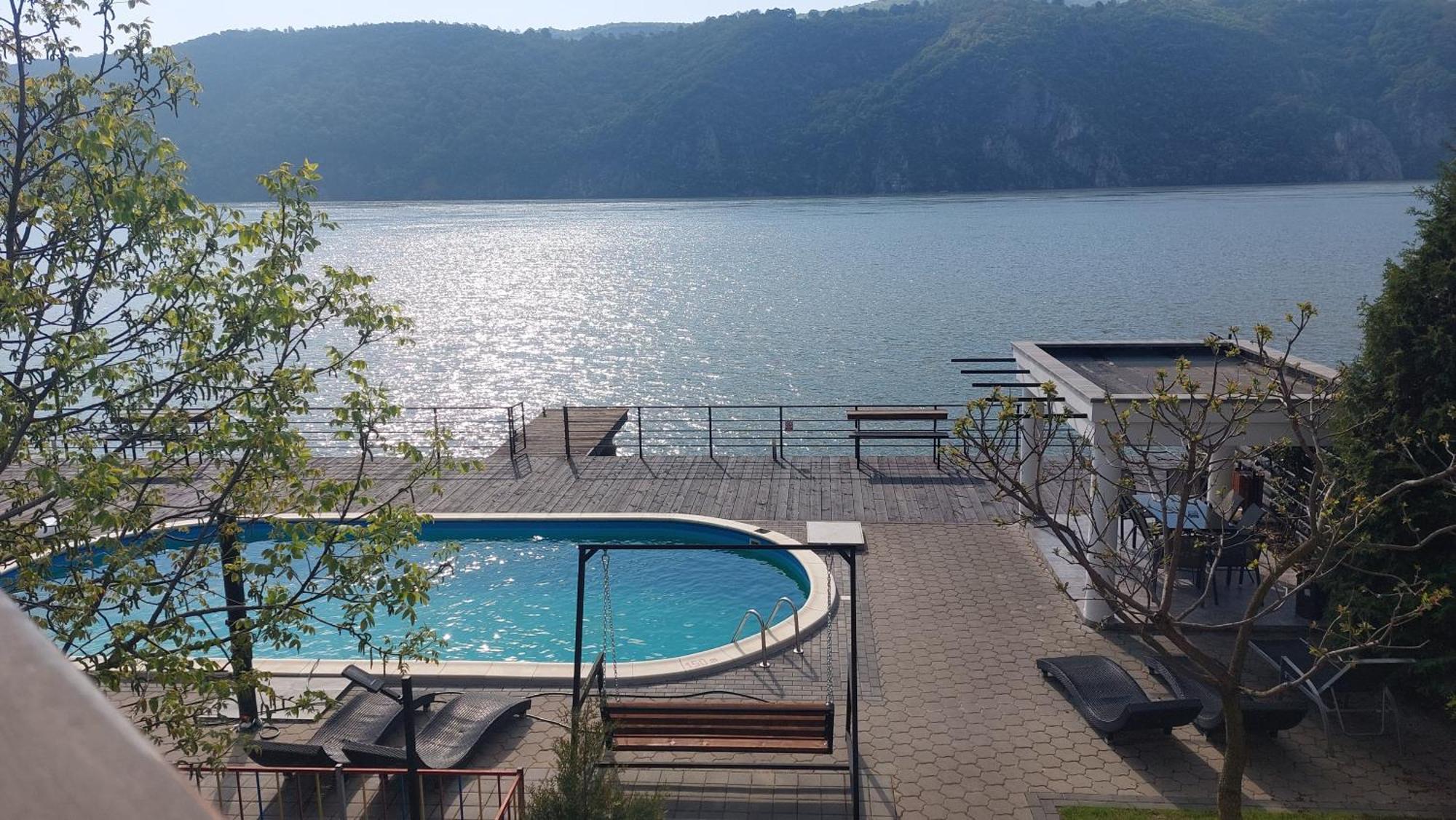 Exclusive Villa Ieşelniţa Bagian luar foto
