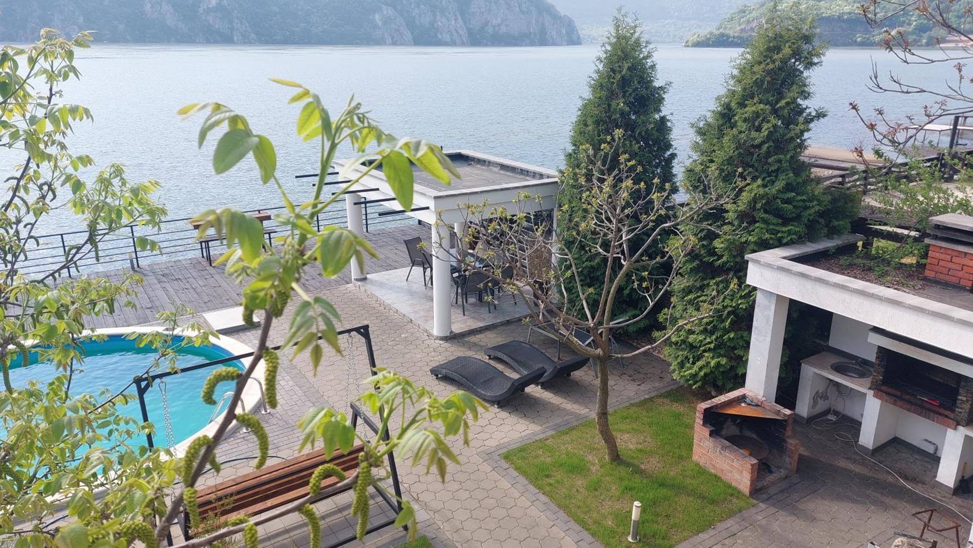 Exclusive Villa Ieşelniţa Bagian luar foto